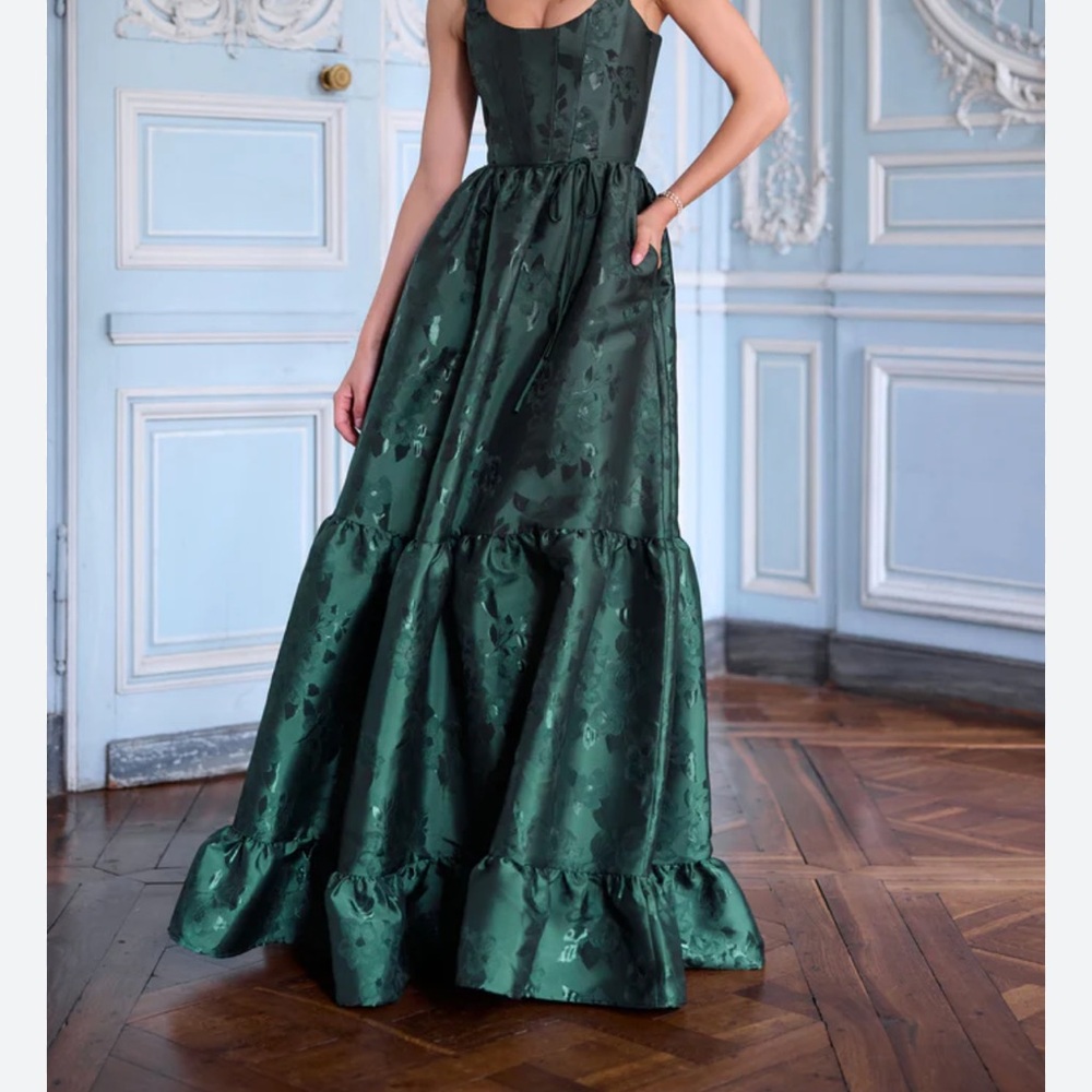 V. Chapman Green Maxi Gown Scoop Neck Sleeveless - Emerald Baroque Floral